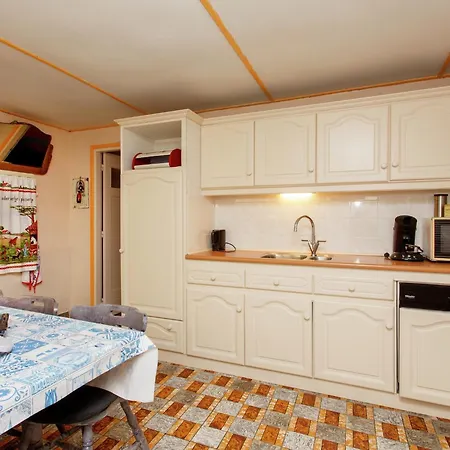 In Near Canal Trails, Cleaning Included Holiday home