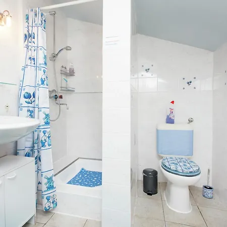In Near Canal Trails, Cleaning Included Holiday home Nederweert-Eind