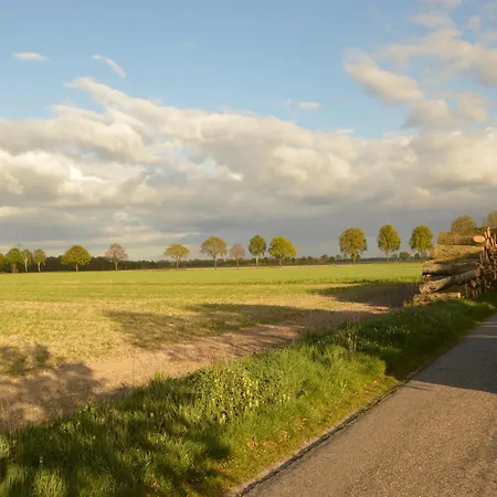 In Near Canal Trails, Cleaning Included * Nederweert-Eind