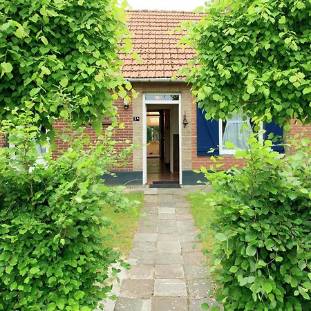 Holiday home In Near Canal Trails, Cleaning Included