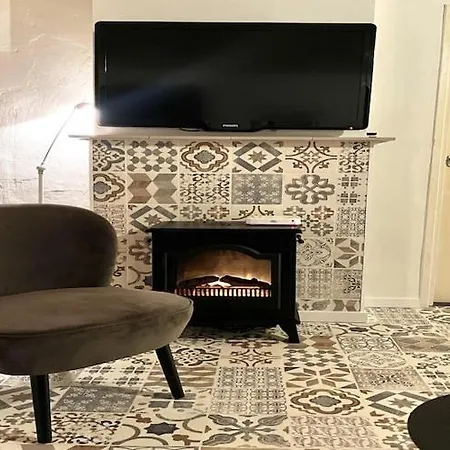 Holiday home In Near Canal Trails, Cleaning Included *