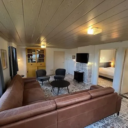 In Near Canal Trails, Cleaning Included Holiday home Nederweert-Eind