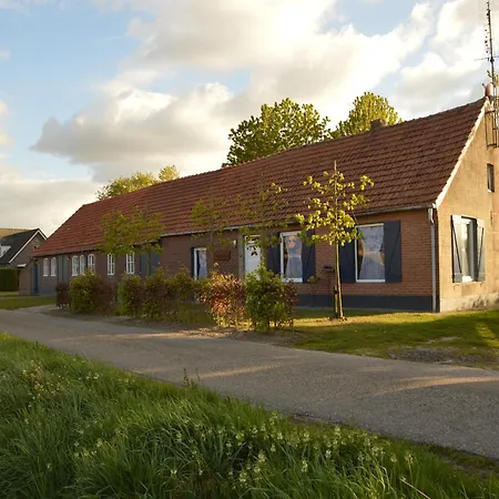 In Near Canal Trails, Cleaning Included * Nederweert-Eind