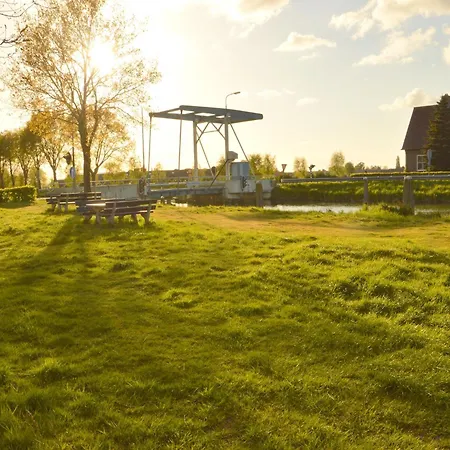 Holiday home In Near Canal Trails, Cleaning Included