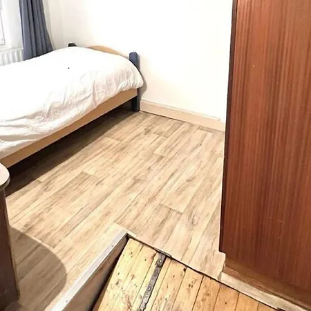 Holiday home In Near Canal Trails, Cleaning Included *